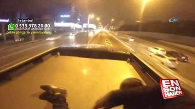 Metrobüs üzerinde akılalmaz yolculuk kamerada