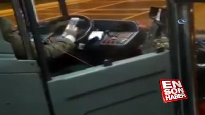 Otobüste maç izleyen şoför