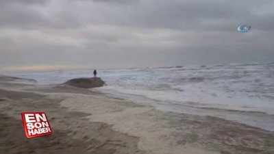 Amsterdam’da şiddetli fırtına hayatı felç etti 
