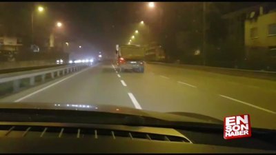 Otoyolda trafiği tehlikeye atan hafriyat kamyonu