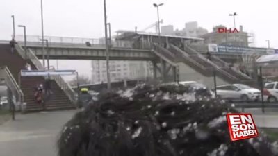 Mecidiyeköy'de kar yağışı