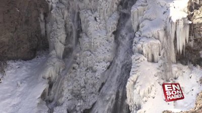 Susuz Şelalesi dondu