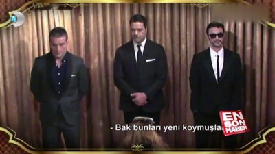 Beyaz, Ahmet Kural ve Murat Cemcir'den balmumu heykel şakası