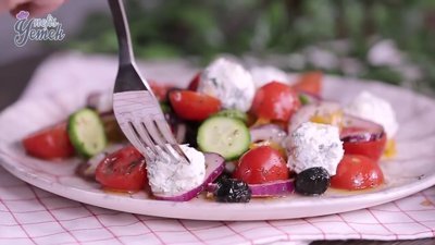 Top Peynirli Şef Salata