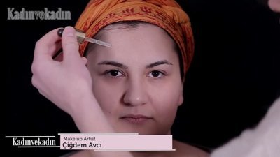 Smokey Eyes Makyaj Uygulaması