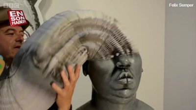 Kağıttan yapılan 'akışkan' heykeller