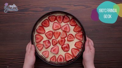 Kefirli Çilekli Kek Tarifi