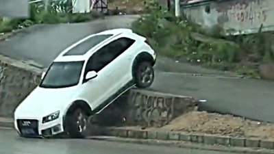 Arazi aracını olmadık yerden indiren sürücü