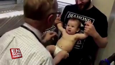 Bebeğe nasıl iğne yapılır?