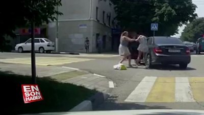 Kendisine korna çalan kadını evire çevire dövdü