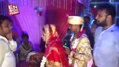 Bol tokatlı Hint düğünü