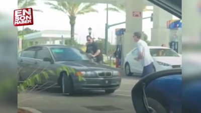 Tartıştığı adamları arabasıyla dövdü