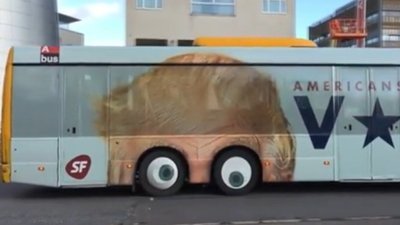 Trump'ın gözlerini tekerlek üzerinde döndürdüler