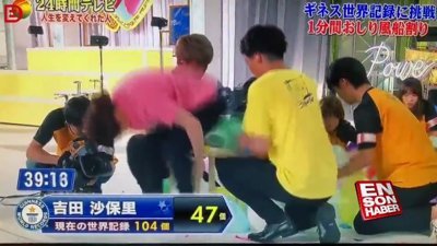 Kalçasıyla saniyede 2 balon patlatan Japon kadın