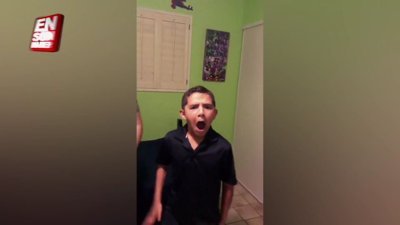 Erkek kardeşine kaybetme şakasını yediren abla