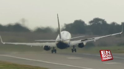 Yolcu uçağının fırtınayla imtihanı