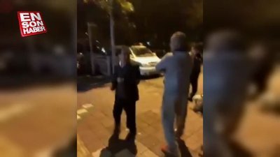 Tükürerek kavga eden adamlar