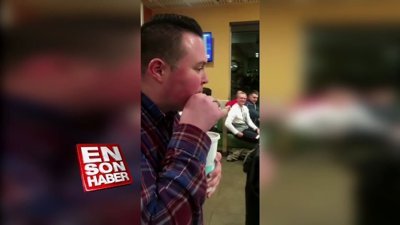 Pipet ile Beatbox yapan genç