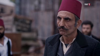 Halil Halid düşmanı terbiye ediyor