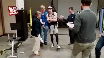 Uzayda geçen 197 günden sonra ilk adımlar