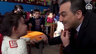 Valinin tatil sorusuna '15 gün yatacağım' diyen ufaklık