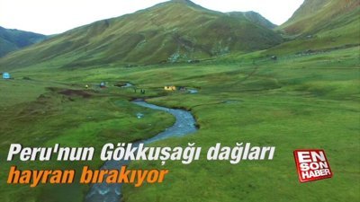 Peru'nun Gökkuşağı dağları hayran bırakıyor