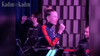 Serenay Sarıkaya isyan şarkısını bir kez daha seslendirdi