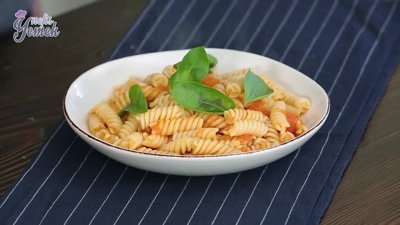 Domatesli Makarna Tarifi