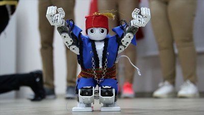 Harmandalı oynayan robot Manisa'ya birincilik getirdi
