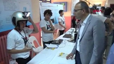 Sekizinci sınıf öğrencisi telefonu şarj edebilen akıllı kask üretti