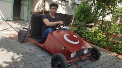 Lise öğrencisi kendi yaptığı arabaya adını verdi