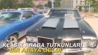 Klasik araba tutkunları bir araya geldi