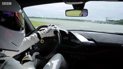 Top Gear'ın sunucusu programın en hızlı tur rekorunu kırdı