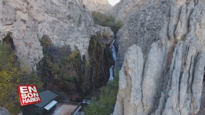 Günpınar Şelalesi'nde sonbahar güzelliği