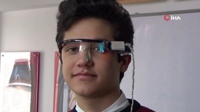  Liseli gençler sesi yazıya çeviren gözlük yaptı