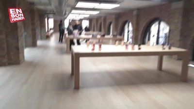 Londra'daki Apple Store'dan görüntüler