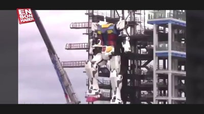 Dünyanın en büyük robotu ilk adımını attı