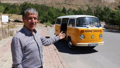 Sivas'ta 1974 model minibüse 100 bin liralık teklifi geri çevirdi