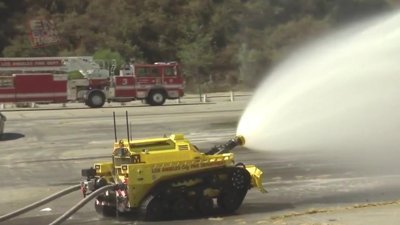 ABD'nin ilk yangın söndürme robotu göreve başladı