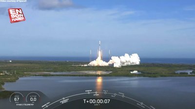 SpaceX, Sirius XM-7 uydusunu uzaya fırlattı