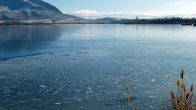Ulaş Gölü'nün yüzeyi buz tuttu