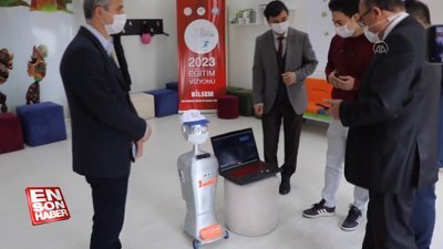 Adıyaman'da maske ve sosyal mesafe robotu yapıldı