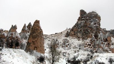 Kapadokya beyaza büründü