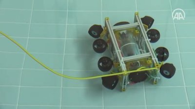 Manisa'da lise öğrencileri insansız su altı robotu geliştirdi