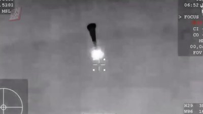 Astronotları taşıyan kapsül Dünya'ya indi 