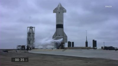 Starship roketi patlamadan iniş yaptı 