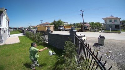 Düzce’de üşengeçlik yapan adam fenomen oldu