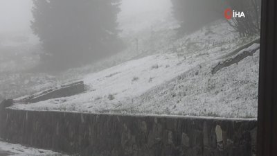 Uludağ’a Haziran ayında kar yağdı