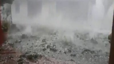 İtalya'ya elma büyüklüğünde dolu yağdı