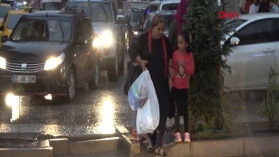 Hakkari'de sağanak yağmur etkili oldu